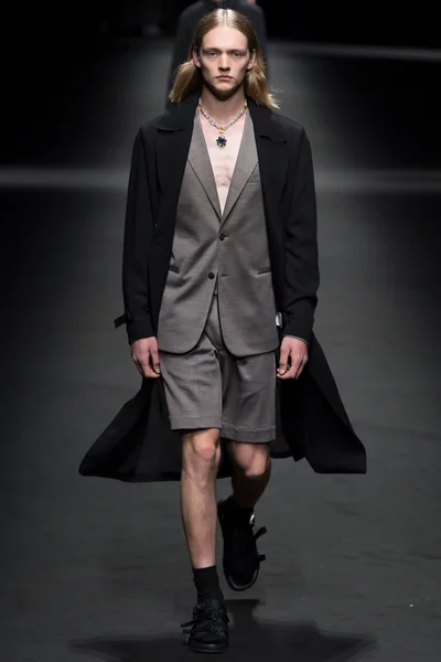Look 35